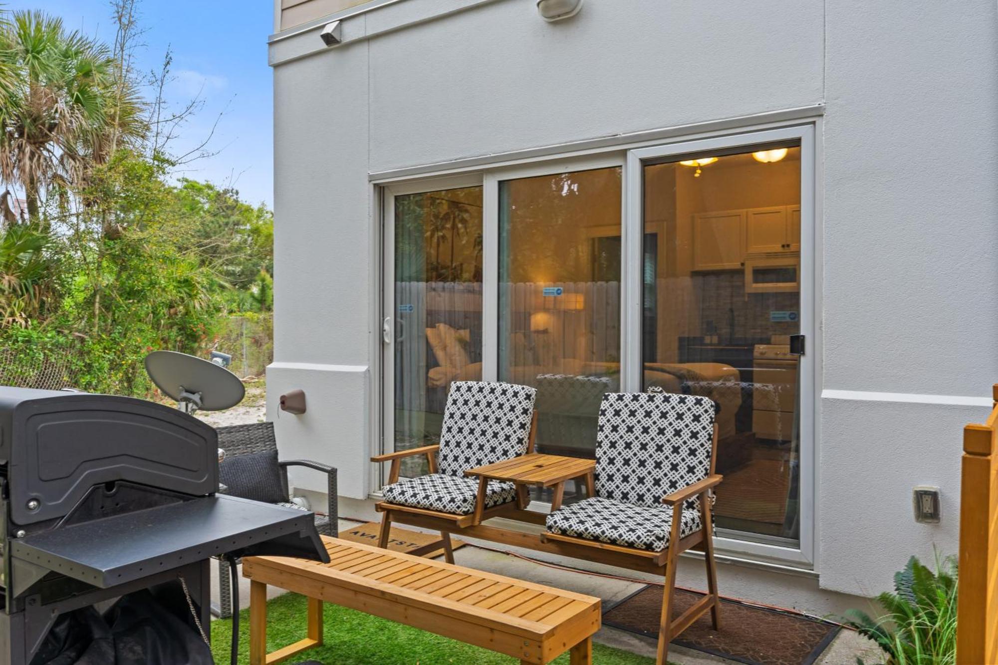 Tidal Charm By Avantstay Walk To Community Pool Balcony Ocean Views Holiday home