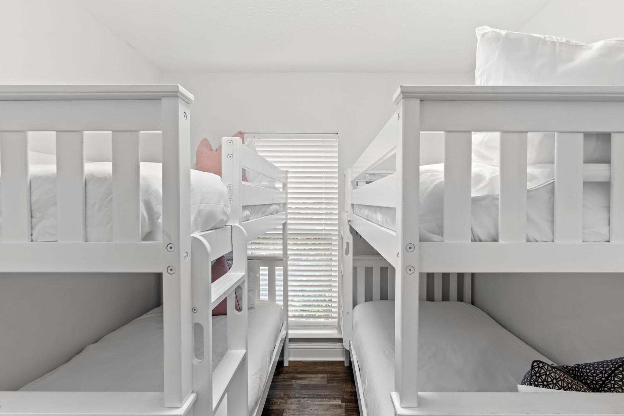 Holiday home Tidal Charm By Avantstay Walk To Community Pool Balcony Ocean Views