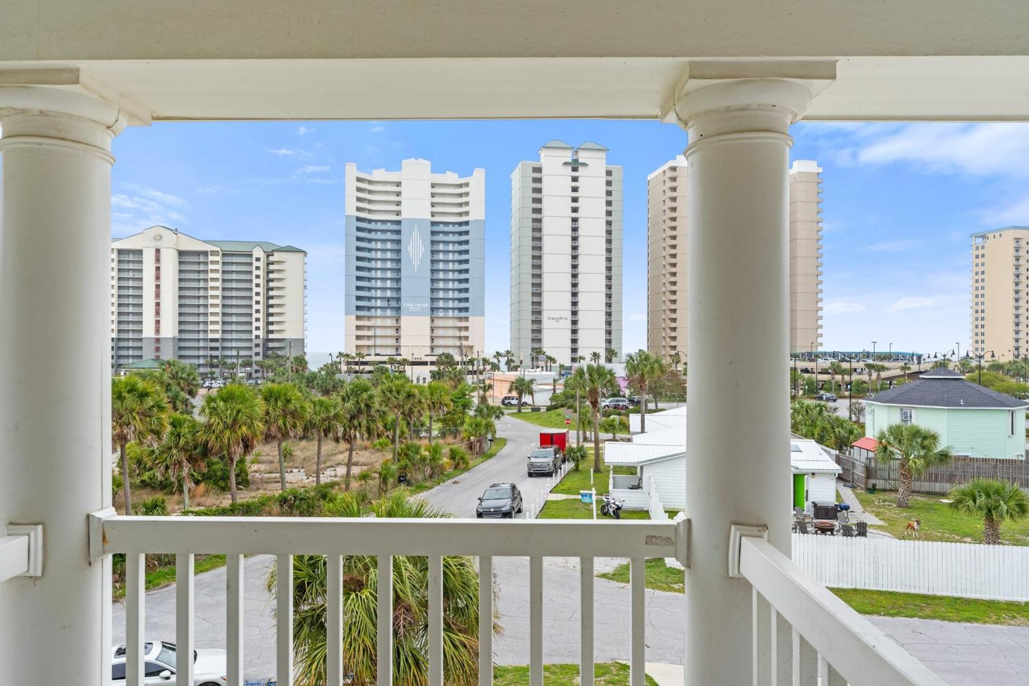 Tidal Charm By Avantstay Walk To Community Pool Balcony Ocean Views Holiday home *