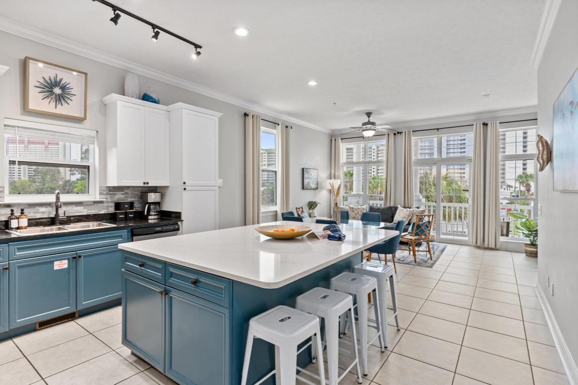 Tidal Charm By Avantstay Walk To Community Pool Balcony Ocean Views Holiday home Panama City Beach